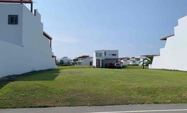 VENDO TERRENO PLAYA -CONDOMINIO PUERTO MADERO -MALA