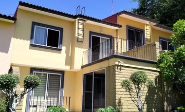 Casa amueblada con alberca, palapa y vigilancia en Burgos Bugambilias