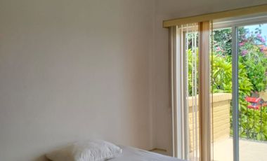 Casa amueblada con alberca, palapa y vigilancia en Burgos Bugambilias