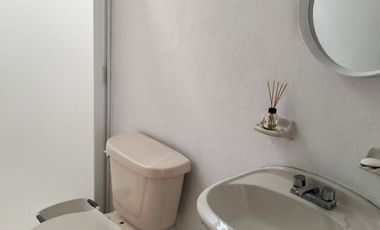 Casa amueblada con alberca, palapa y vigilancia en Burgos Bugambilias