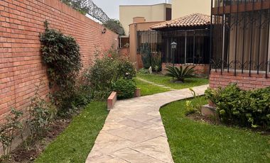 VENDO CASA EN ZONA DE CLINICAS - CORPAC- SAN BORJA