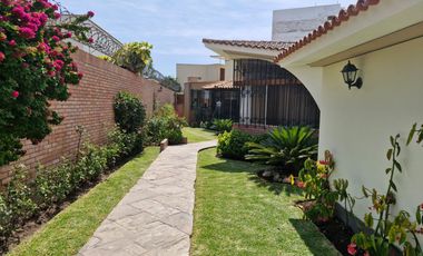 VENDO CASA EN ZONA DE CLINICAS - CORPAC- SAN BORJA