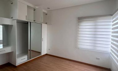 TWO STOREY HOUSE FOR LEASE NEAR KOREAN TOWN