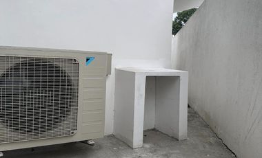 TWO STOREY HOUSE FOR LEASE NEAR KOREAN TOWN