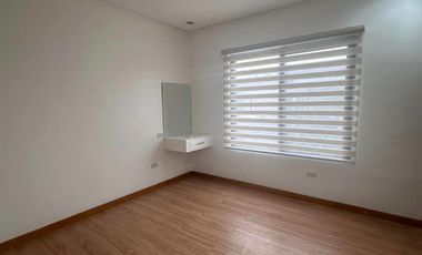 TWO STOREY HOUSE FOR LEASE NEAR KOREAN TOWN