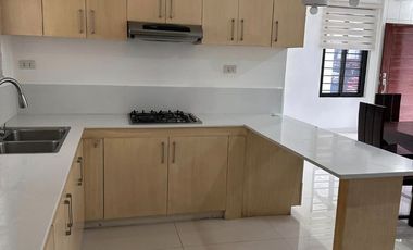TWO STOREY HOUSE FOR LEASE NEAR KOREAN TOWN