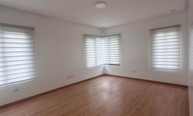 TWO STOREY HOUSE FOR LEASE NEAR KOREAN TOWN