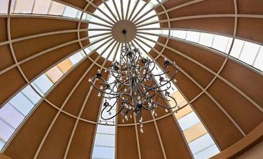 Hermosa casa en renta con patio grande y espectacular vista al mar.