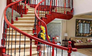 Hermosa casa en renta con patio grande y espectacular vista al mar.