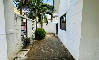 Bungalow house for rent at Pulu Amsic Subdivision.