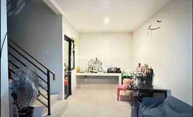 Rumah 2 lantai dalam cluster dekat kolam renang di summarecon bekasi