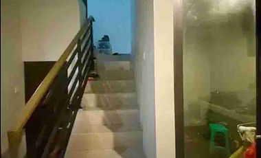 Rumah 2 lantai dalam cluster dekat kolam renang di summarecon bekasi