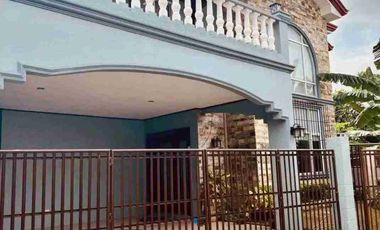 HOUSE AND LOT FOR RENT 4 BEDROOM FURNISH INSIDE SUBDIVISION