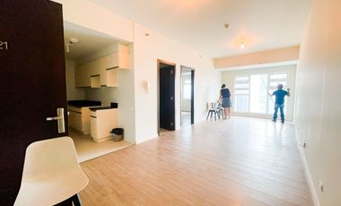 1BR 51st Floor Kroma Tower Condominium For Sale 1 One bedroom Dela Rosa San Lorenzo Makati City Alveo Land Legazpi Village Metro Manila Condo