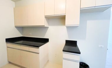 1BR 51st Floor Kroma Tower Condominium For Sale 1 One bedroom Dela Rosa San Lorenzo Makati City Alveo Land Legazpi Village Metro Manila Condo