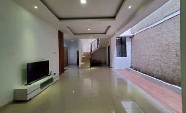eraradiant.id | Rumah Dijual di Mertilang Bintaro, Sektor 9, bla