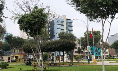 Terreno en Esquina con Edificación – Ideal Para Edificio o Negocio en Los Olivos