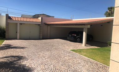 JURIQUILLA LA RICA $ 70 000
