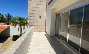 JURIQUILLA LA RICA $ 70 000