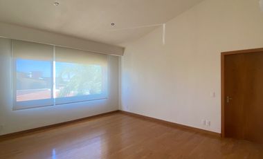 JURIQUILLA LA RICA $ 70 000
