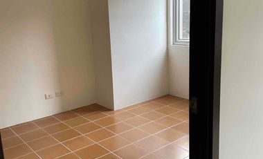 1M OUTRIGHT DP TO MOVE IN| RENT TO OWN BI-LEVEL UNIT w/ BALCONY IN STA MESA MANILA| PET ALLOWED| near UERM| CUBAO| PUP| ORTIGAS