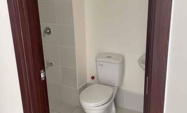 1M OUTRIGHT DP TO MOVE IN| RENT TO OWN BI-LEVEL UNIT w/ BALCONY IN STA MESA MANILA| PET ALLOWED| near UERM| CUBAO| PUP| ORTIGAS