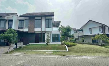 Rumah Baru 2 lantai Hoek Taman di Tatar Simakirana KBP