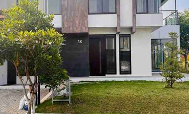 Rumah Baru 2 lantai Hoek Taman di Tatar Simakirana KBP