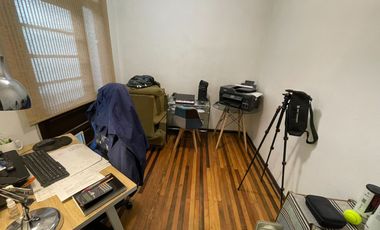 Casa Estilo Tudor Con Departamento Interior Independiente