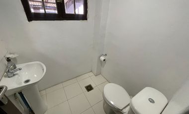 Casa Estilo Tudor Con Departamento Interior Independiente