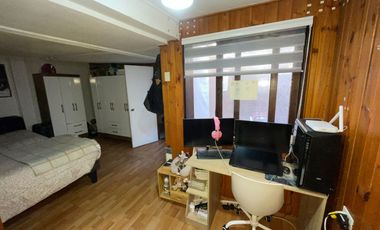 Casa Estilo Tudor Con Departamento Interior Independiente