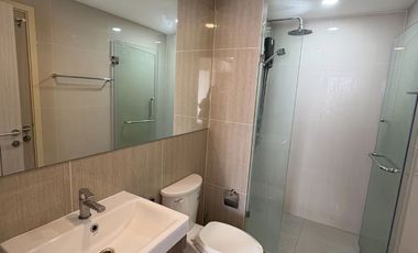 Luxury & Great Value! 2-Bedroom Condo for Sale near BTS Onnut & Expressway – Urgent! Beautifully Furnished | 45.84 sqm | Ready to Move In