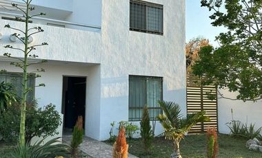 🔑 ¡Vive el confort que mereces en Las Américas! Casa amueblada, lista para ti. RENTA