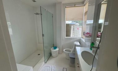 Well Maintained 6BR House and Lot with Garden and 6-Car Garage FOR SALE in White Plains, Quezon City