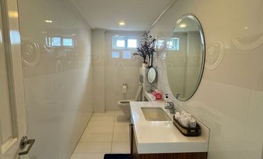 Well Maintained 6BR House and Lot with Garden and 6-Car Garage FOR SALE in White Plains, Quezon City