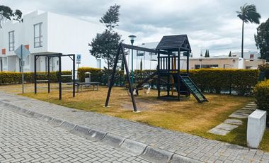 CASA EN VENTA SECTOR MIRASIERRA VALLE DE LOS CHILLOS ECUADOR