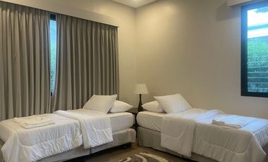 FOR RENT – Mahogany Parc Fully Furnished 3 BR American-Style Bungalow Inside Clark