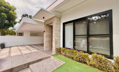 FOR RENT – Mahogany Parc Fully Furnished 3 BR American-Style Bungalow Inside Clark