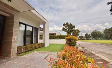 FOR RENT – Mahogany Parc Fully Furnished 3 BR American-Style Bungalow Inside Clark