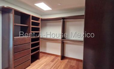 Casa en Venta en Lomas Verdes, Naucalpan de Juárez