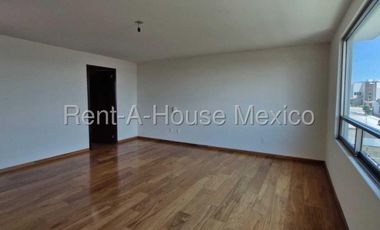 Casa en Venta en Lomas Verdes, Naucalpan de Juárez