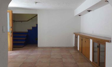 Casa habitación en  renta de dos niveles, cerca del centro de Tlalpan, Av. Insurgentes  Sur y la estación del metro bus Fuentes Brotantes.