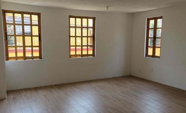 Casa habitación en  renta de dos niveles, cerca del centro de Tlalpan, Av. Insurgentes  Sur y la estación del metro bus Fuentes Brotantes.