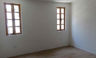 Casa habitación en  renta de dos niveles, cerca del centro de Tlalpan, Av. Insurgentes  Sur y la estación del metro bus Fuentes Brotantes.