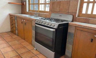 Casa habitación en  renta de dos niveles, cerca del centro de Tlalpan, Av. Insurgentes  Sur y la estación del metro bus Fuentes Brotantes.