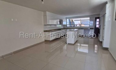 Casa en Venta en Lomas Verdes, Naucalpan de Juárez