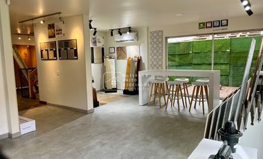 Casa Comercial en Arriendo 200 m2 construidos, Excelente Ubicación, Amplios Espacios, Temuco