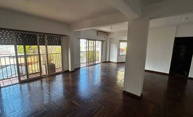 Departamento centrico de 4 dormitorios