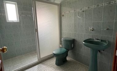 CUERNAVACA CERCA AVERANDA, VENDO AMPLIA CASA SOLA 4 RECS. 367 MTS. JARDN