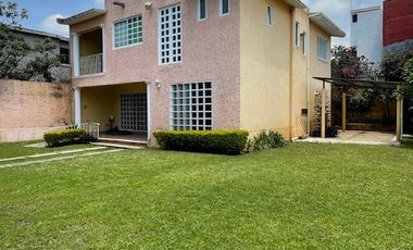 CUERNAVACA CERCA AVERANDA, VENDO AMPLIA CASA SOLA 4 RECS. 367 MTS. JARDN